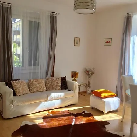 Glow G Apartment *